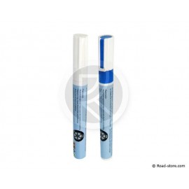 Marking pen tires blue white